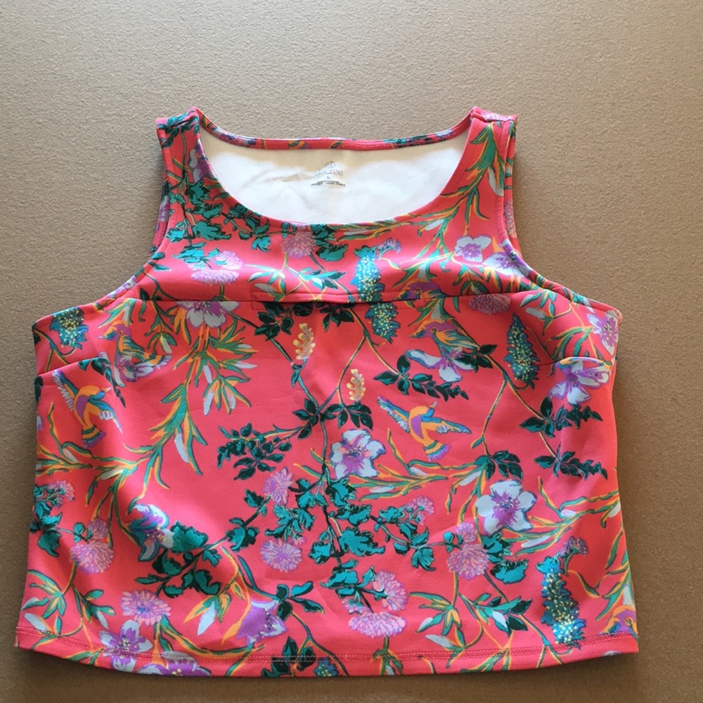 Decree floral tank